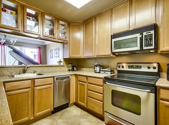 5th image of 860 Turquoise St Unit 121