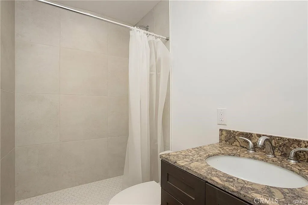 1 bed, 400 sqft, $2,400 — Photo 4