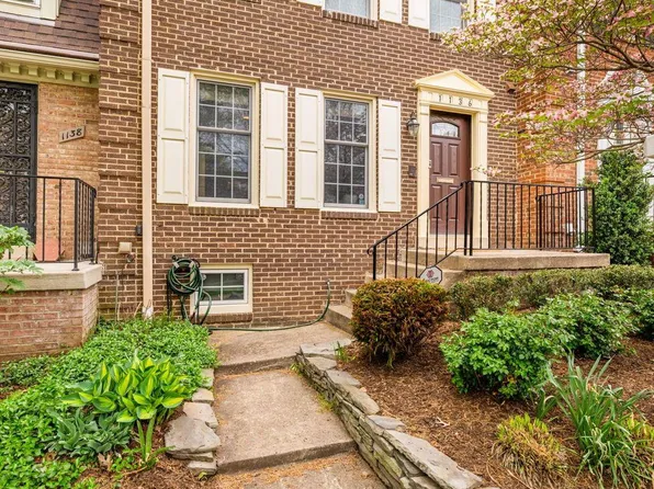 1136 Pine Hill Rd, Mc Lean, VA 22101