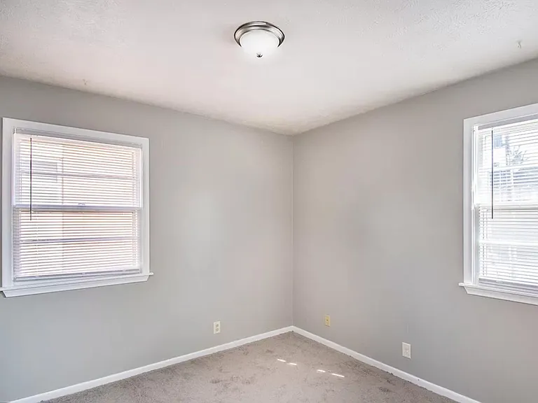 505 Wilshire Dr #12 — Photo 10