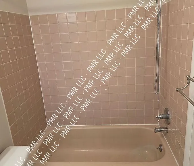106 Sycamore Ct #1 — Photo 42