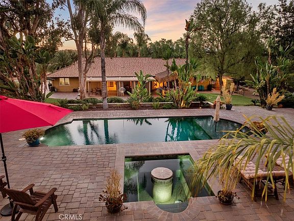 5th image of 18636 Mockingbird Canyon Rd