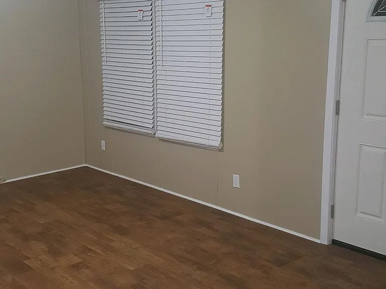 205 Hazelwood Dr — Photo 9