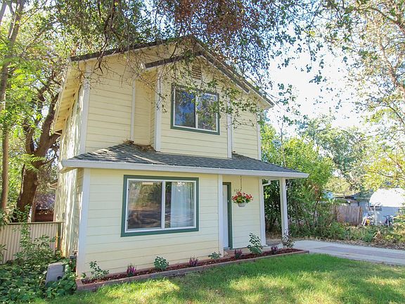 2nd image of 4062 Flower St