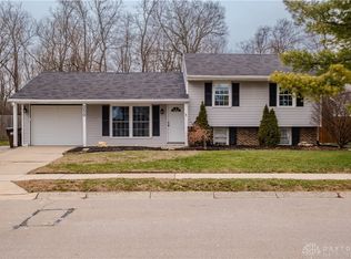 350 Spruceway Dr, Springboro, OH 45066
