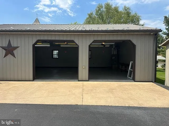 200 E Main St — Photo 6