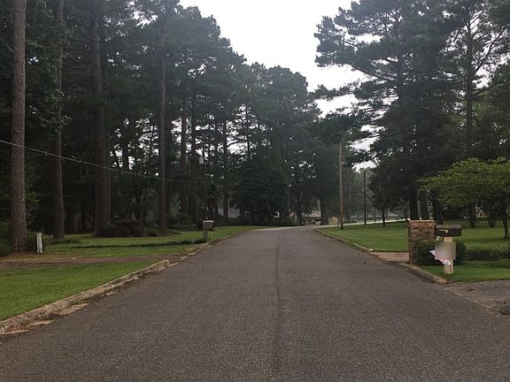 4th image of 386 Lakewood Dr