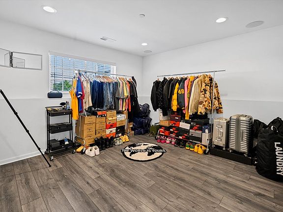 4th image of 311 Timberleaf Cir