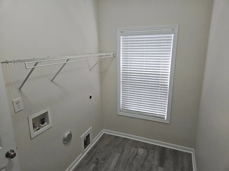 5900 Wynmore Rd — Photo 18