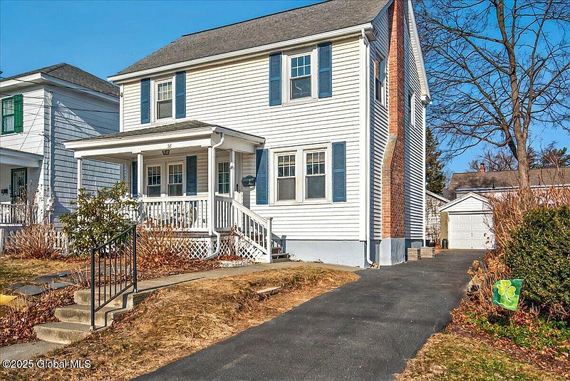 3rd image of 38 Hawthorne Avenue