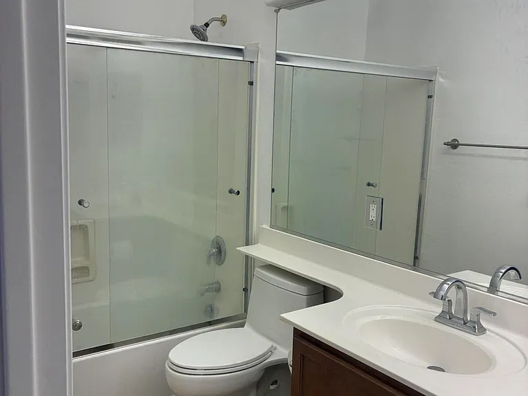 2741 W Redwood Ln — Photo 17