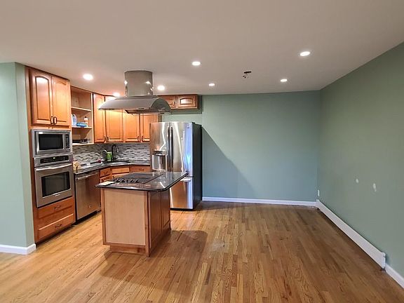 3rd image of 15 South Ct