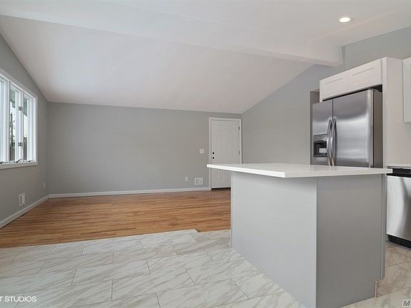 4th image of 217 Maplecrest Dr
