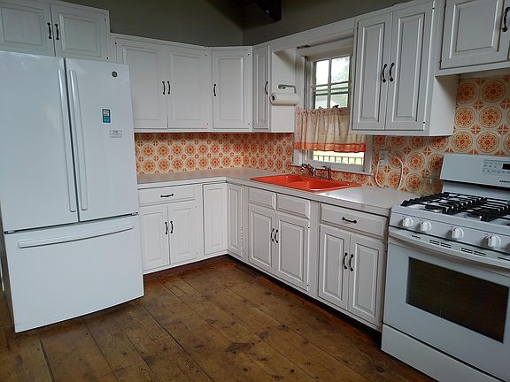4th image of 82 Gooseberry Lane