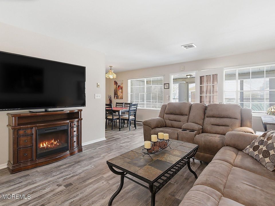 1st image of 1245C Hamilton Court