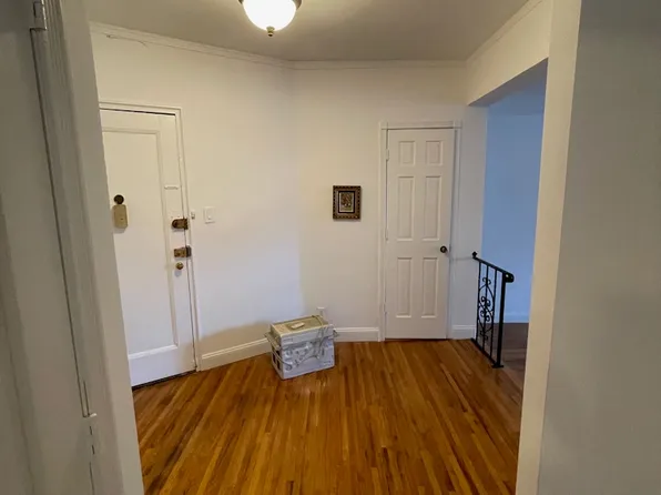 915 East 17th Street image 9 of 15