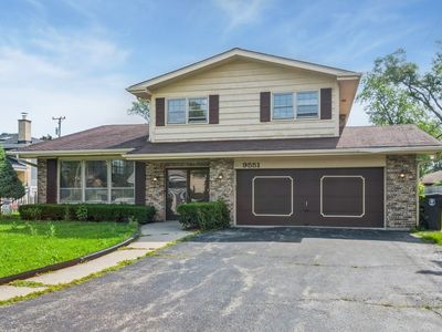 9551 Tripp Ave, Skokie, IL, 60076