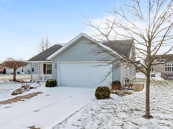 3rd image of 313 Heritage Cir