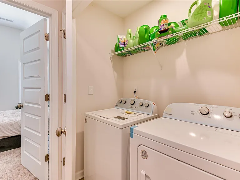 1055 Linsmore Ave — Photo 31