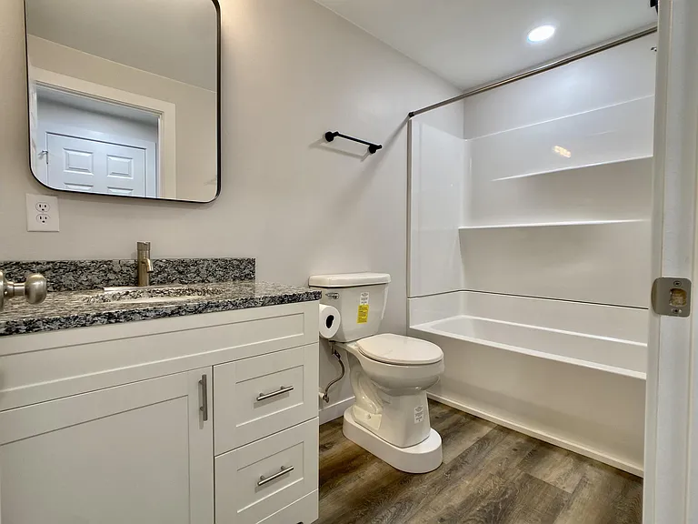 423 Adams Ave — Photo 4