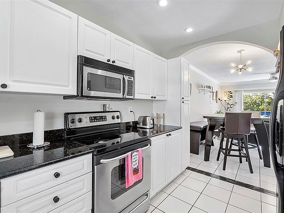 4th image of 1400 NE 55th Street #202