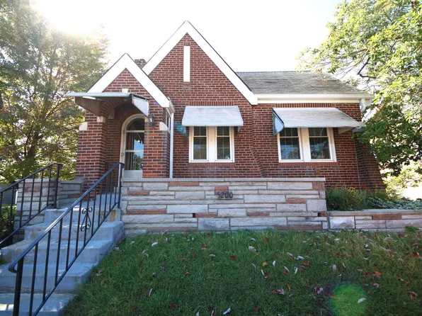 5200 Sunshine Dr, Saint Louis, MO 63109