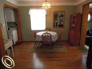 3rd image of 2247 Crane St