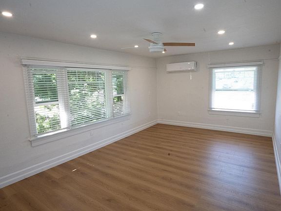 3rd image of 1645 1/2 30th St