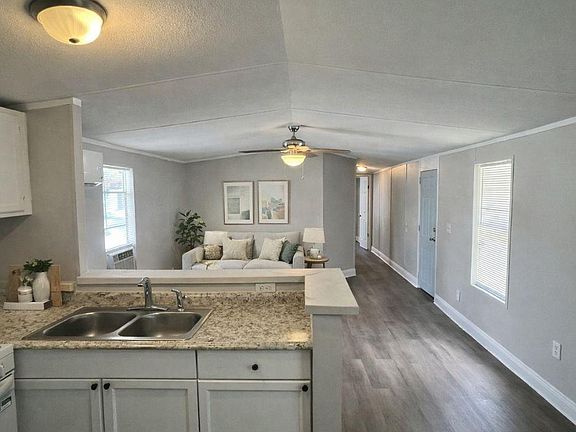 4th image of 63 Tower Manor Cir E #63