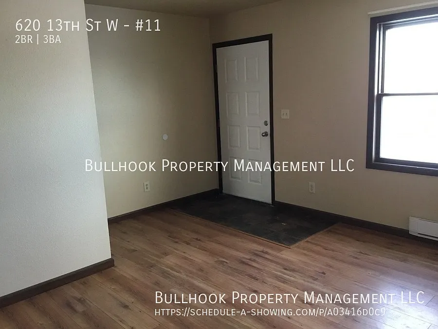 Beautifully updated 2 bed 1-1/2 bath townhouse with bonus 3/4 bath in basement — Photo 3