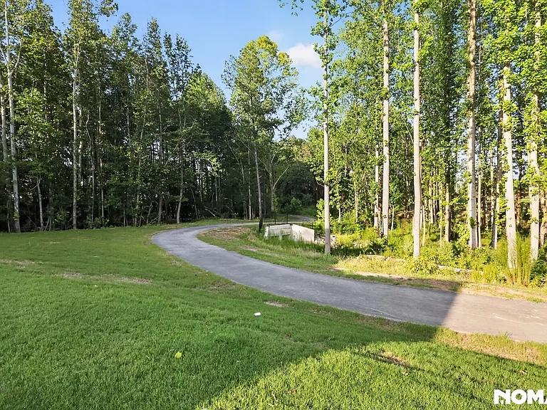 104 Tree Moss Ct — Photo 33