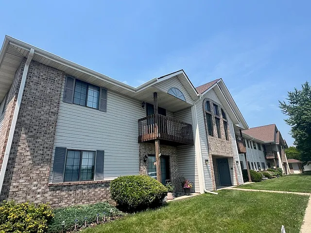 Sunset Meadows- Delavan — Photo 1