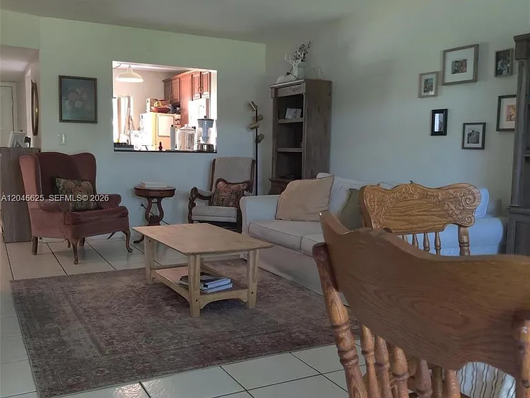 300 E Club Cir #108 — Photo 11