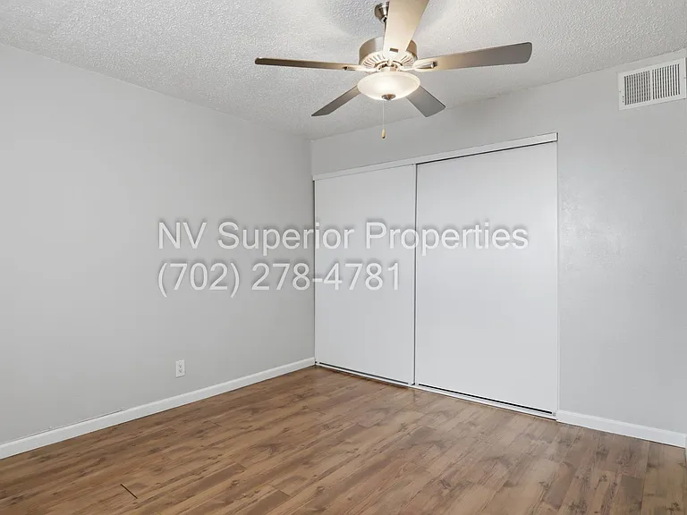 2274 E Desert Inn Rd — Photo 21