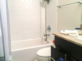 675 W Roscoe St APT 202, Chicago, IL 60657