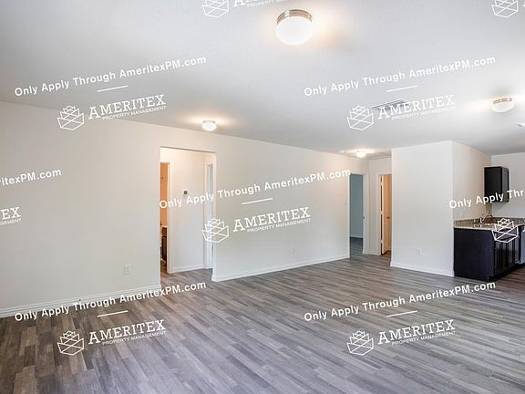 4th image of 904 Clark St