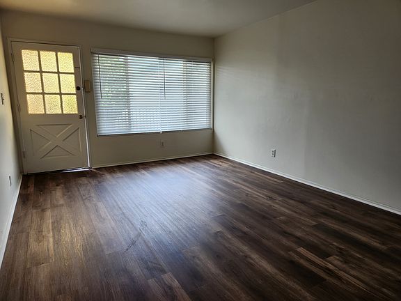 3rd image of 514 N Towne Ave APT 6