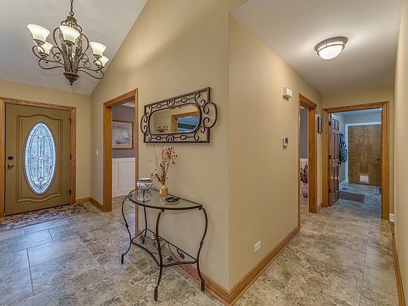 3rd image of 42W145 Retreat Ct