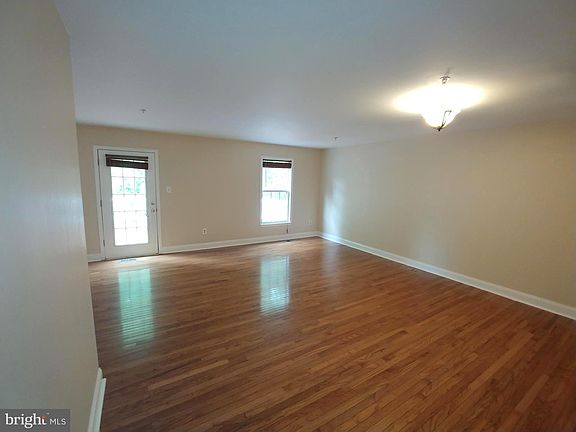3rd image of 18914 Quiet Oak Ln