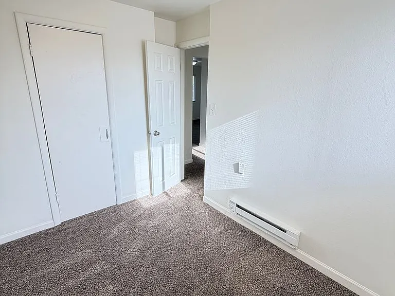 7865 Valley Rd NE — Photo 18
