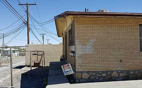 4th image of 3801 Truman Ave