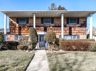 1891 Nelson Ct, Merrick, NY 11566