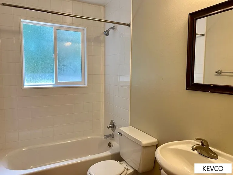 308 Briarwood Rd — Photo 6