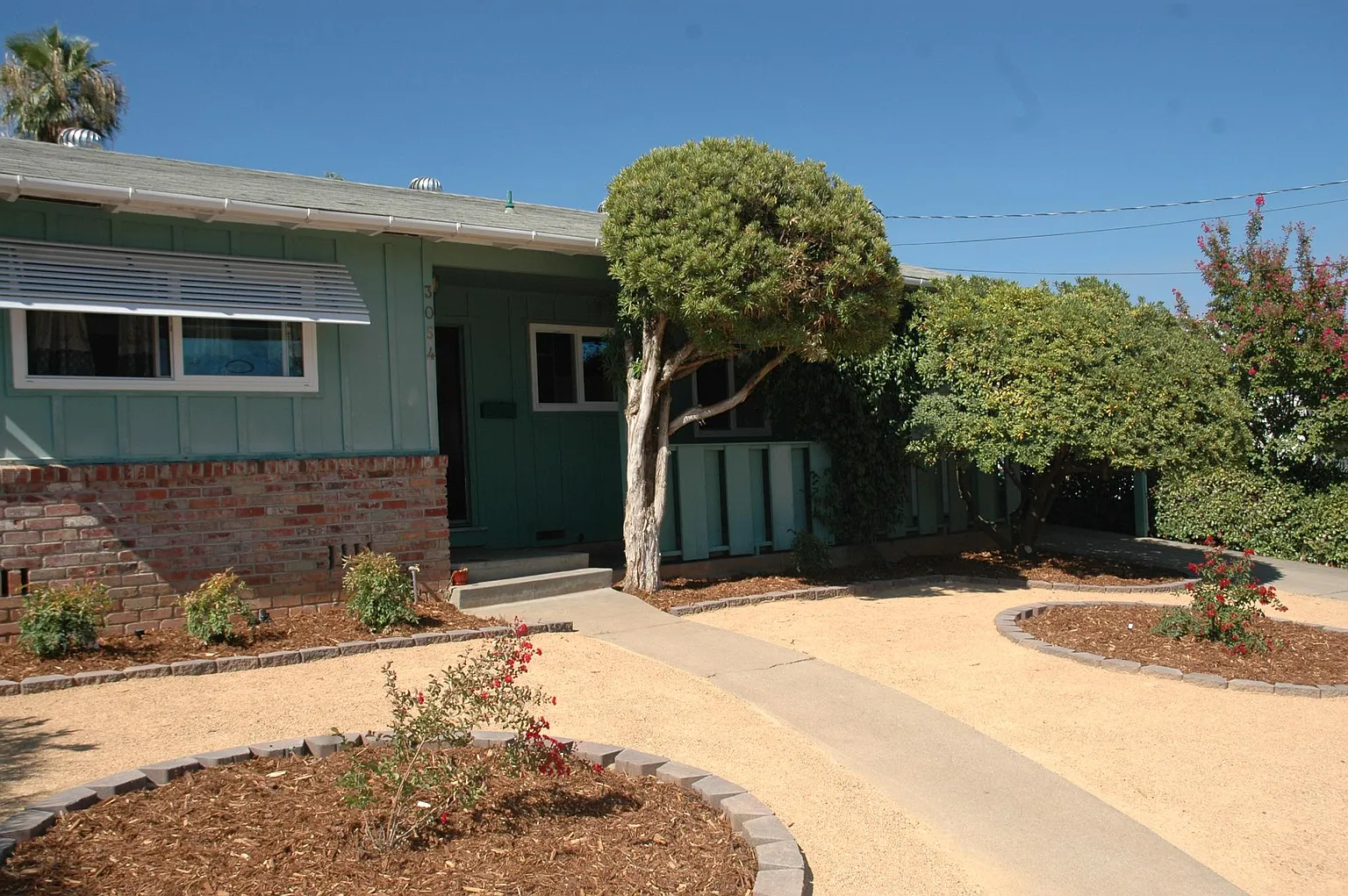 3054 Grand View Ave photo 1