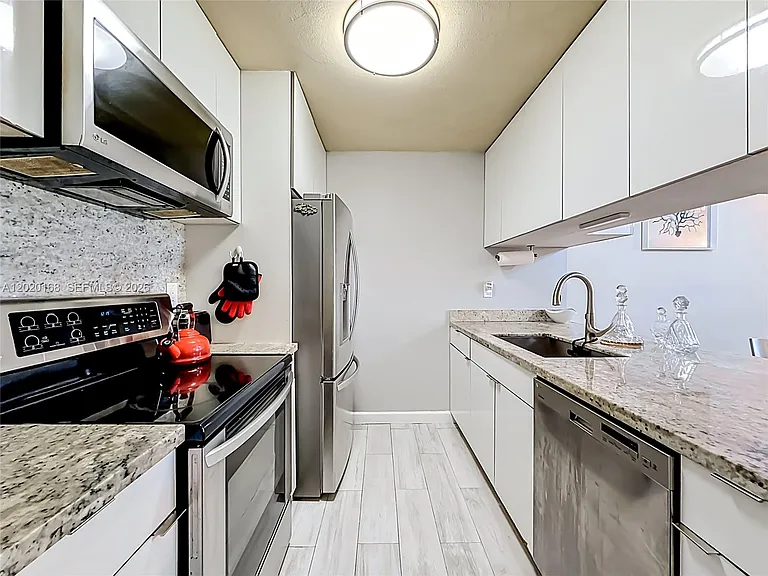 18296 Mediterranean Blvd #404 — Photo 11