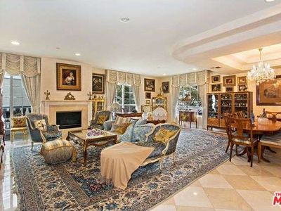 125 S Rexford Dr APT 201, Beverly Hills, CA, 90212