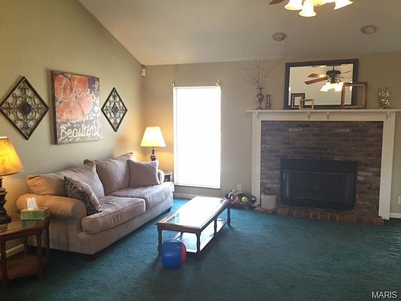 3rd image of 860 Whitcomb Woods Dr