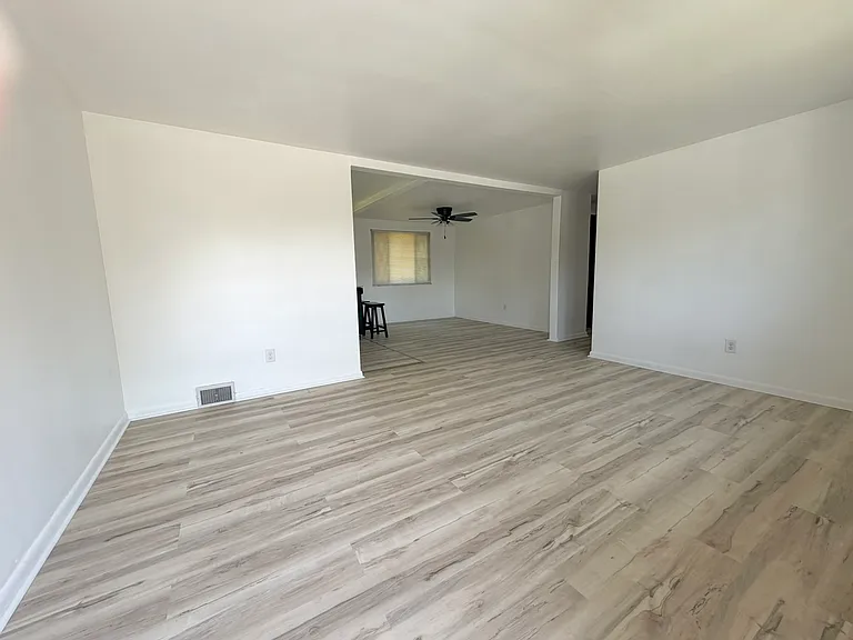 173 Connie Dr — Photo 3