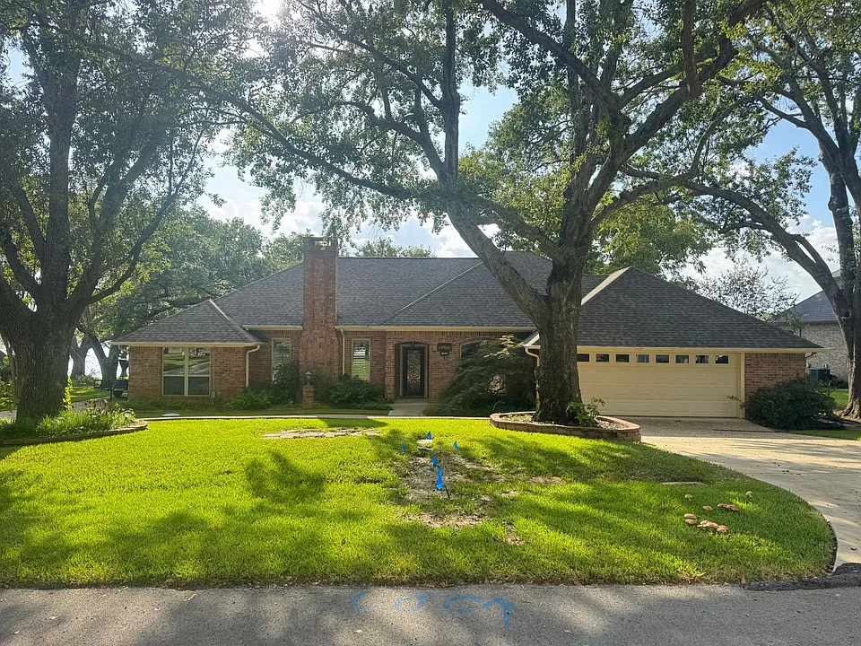 21184 Bay View Dr