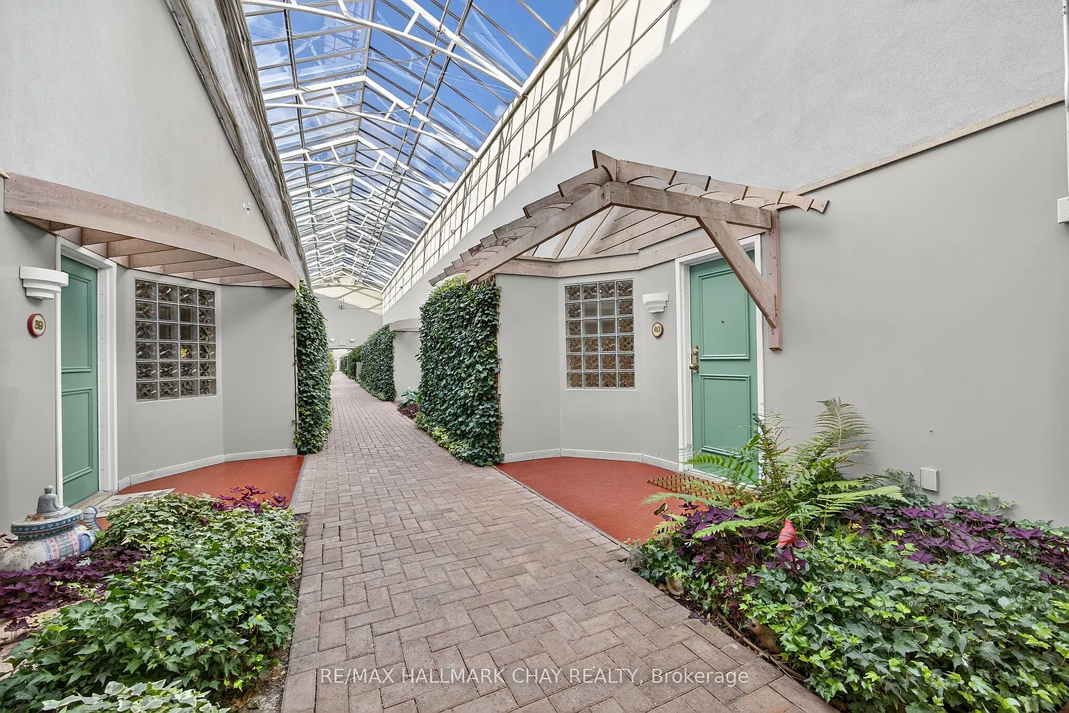 77 Mill St E #40 photo 1